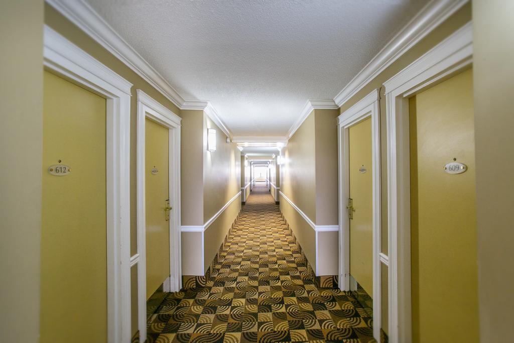 Coliseum Inn Едмонтон Екстер'єр фото