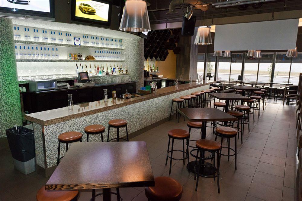 Coliseum Inn Едмонтон Екстер'єр фото