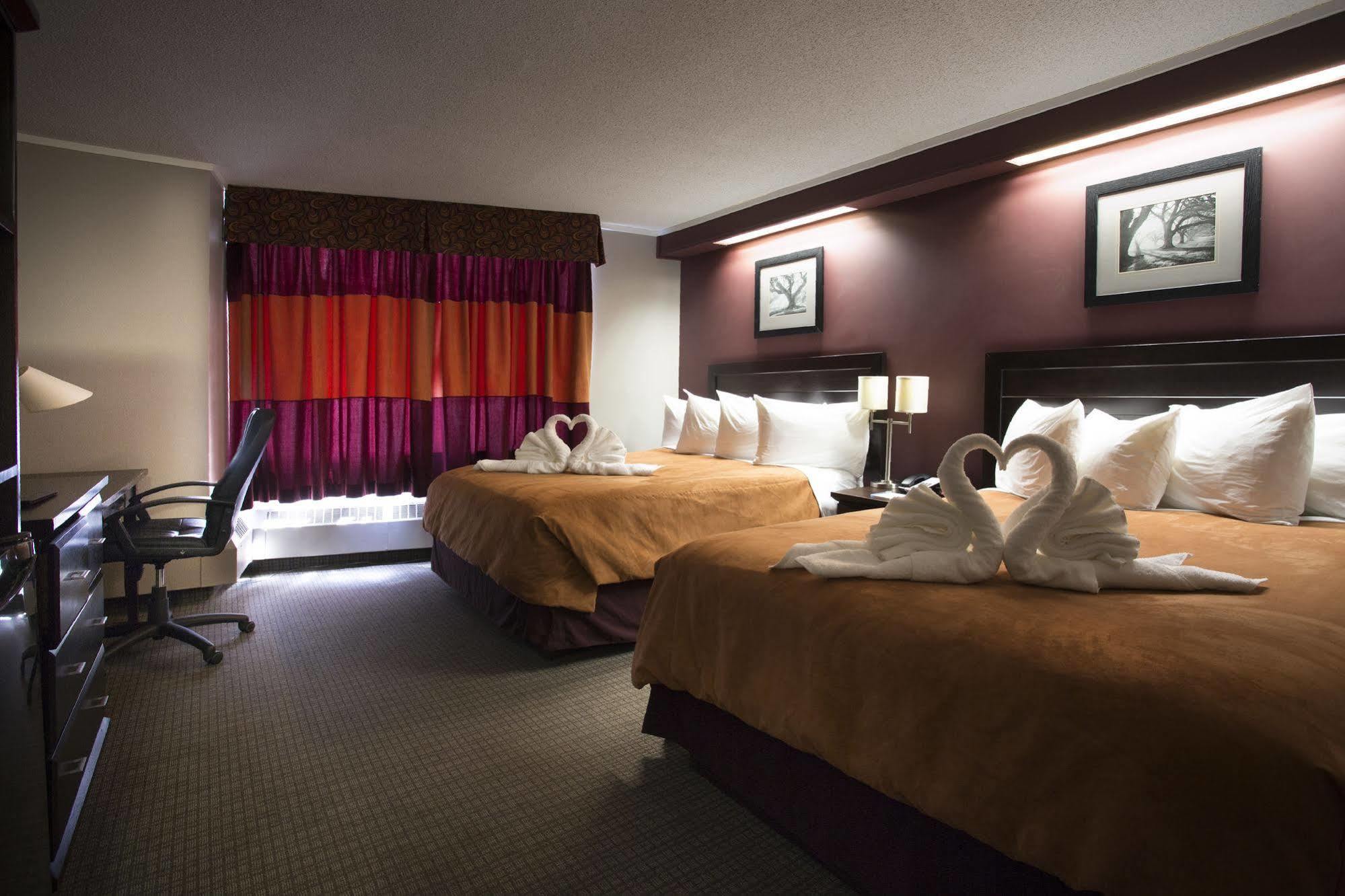 Coliseum Inn Едмонтон Екстер'єр фото