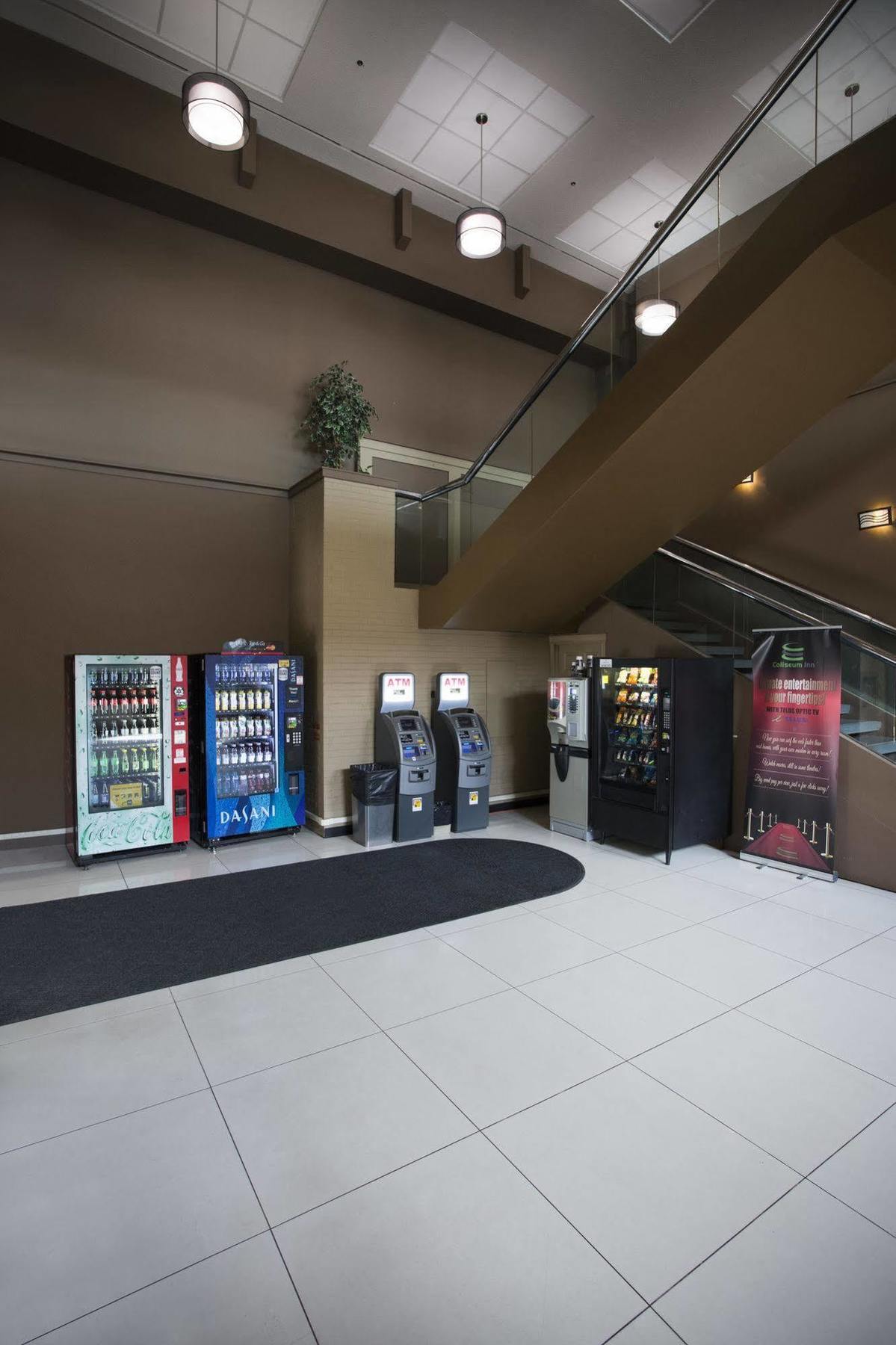 Coliseum Inn Едмонтон Екстер'єр фото