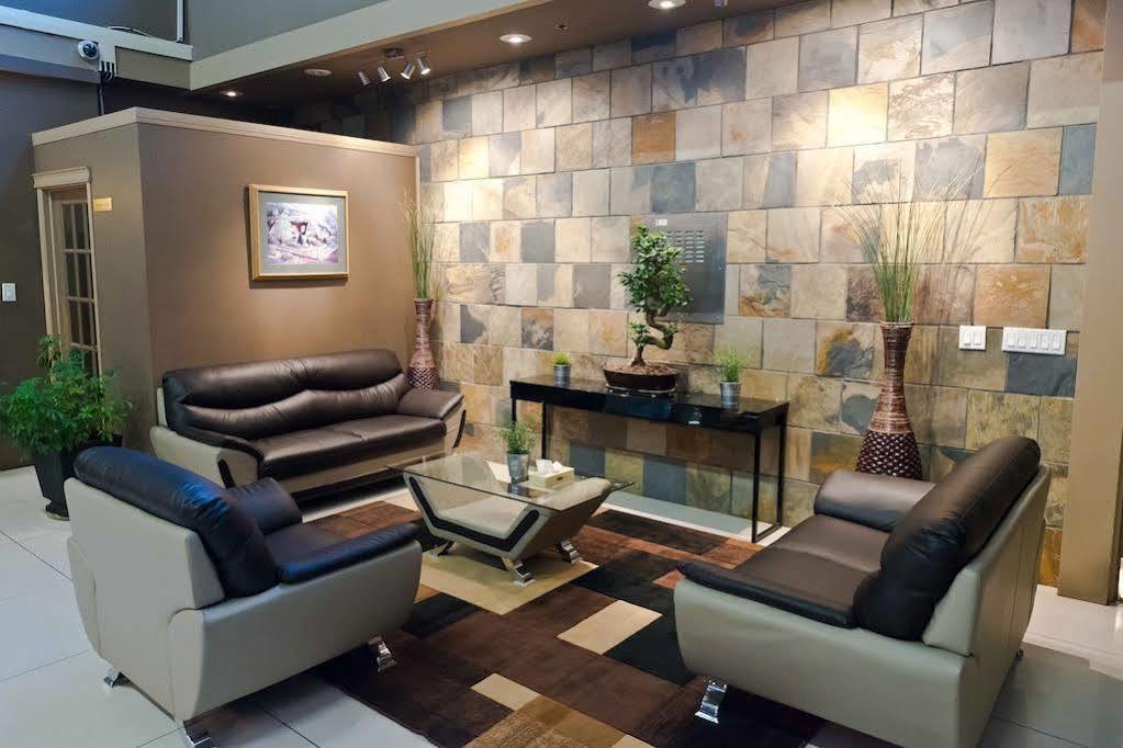 Coliseum Inn Едмонтон Екстер'єр фото