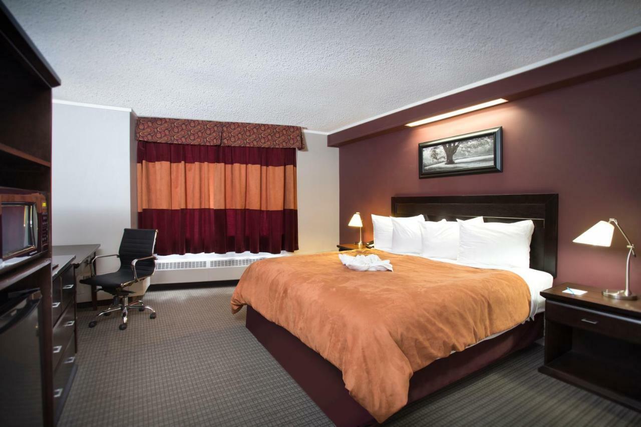 Coliseum Inn Едмонтон Екстер'єр фото